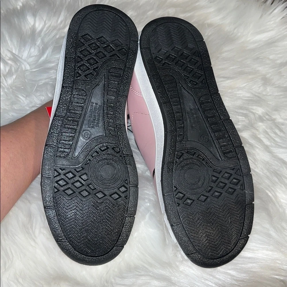 🆕Hello Kitty Sneakers Size 8 - Picture 8 of 9